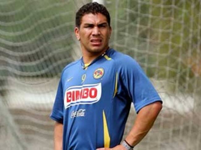 Sigue en duda Cabañas para el Clásico