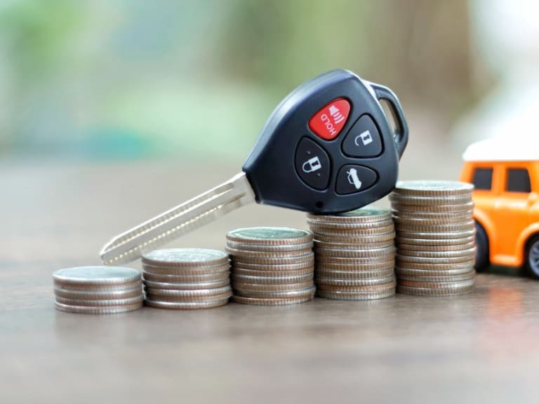 Debes declarar ante el SAT el ingreso que recibes por la venta de tu carro usado para evitar multas.