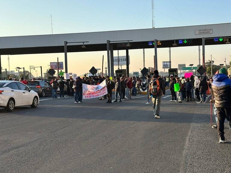 Trabajadores del SUTEYM toman la caseta México-Pachuca, y se extienden a otras del municipio de Ecatepec