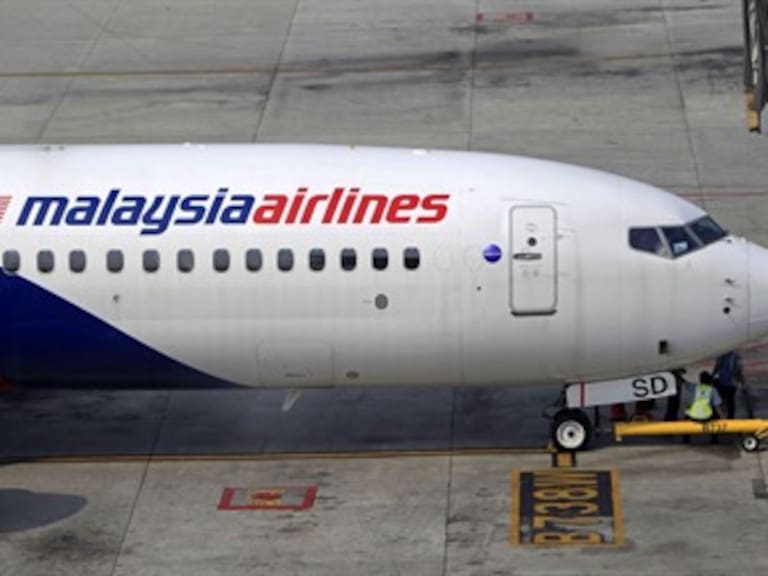 Avión malasio desaparecido, se estrelló en el Océano Índico: Najib Razak