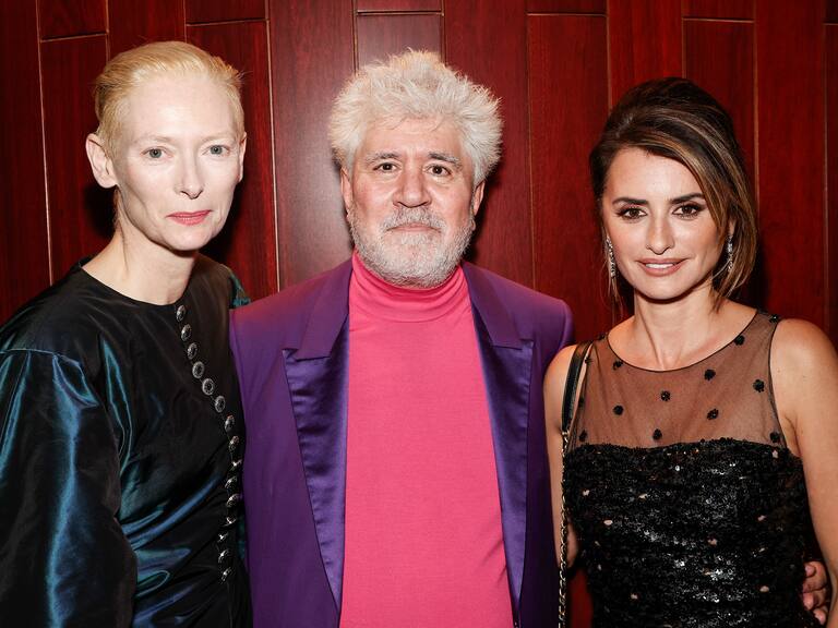 NEW YORK, NEW YORK - OCTOBER 08: (L-R) Tilda Swinton, Pedro Almodóvar and Penélope Cruz attend the closing night party for the 59th New York Film Festival at Hauser Lounge on October 08, 2021 in New York City. (Photo by Arturo Holmes/Getty Images)