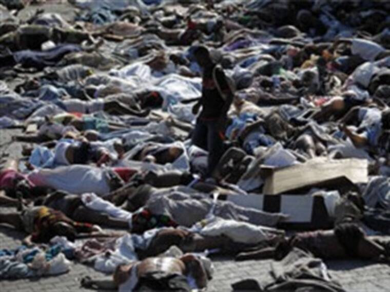 Haití: Los muertos se mezclan con la basura