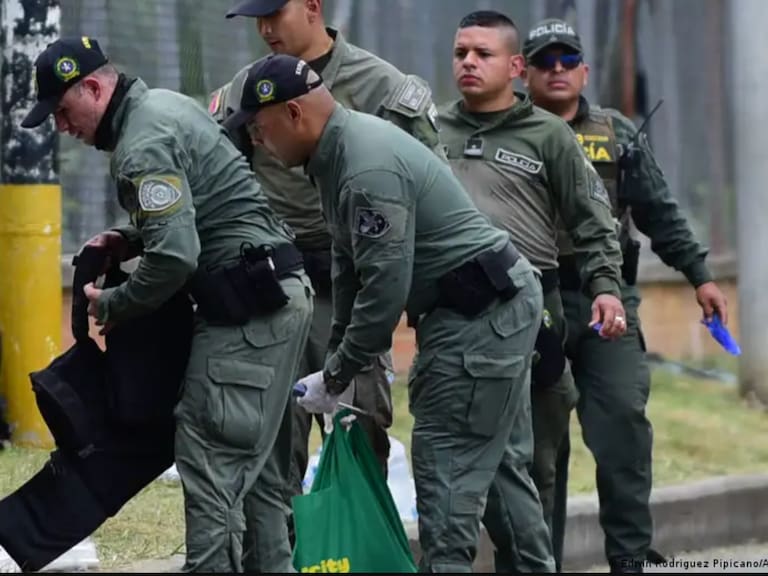 Mx - Ataque terrorista sacude a Colombia: atentado con explosivos deja muertos y heridos en la vía Panamericana