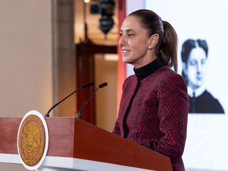 La presidenta Claudia Sheinbaum pidió debatir sobre el uso de la inteligencia artificial