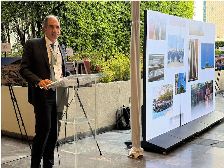 Ante retos energéticos de México, el presidente de la Asociación Mexicana de Empresas de Hidrocarburos (AMEXHI) Alberto de la Fuente, aseguró que los empresarios del sector son parte dela solución.