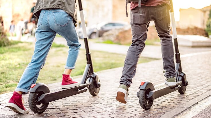 Licencia tipo A y B para scooters y bicis eléctricas: cuánto cuestan y cuál debes tramitar
