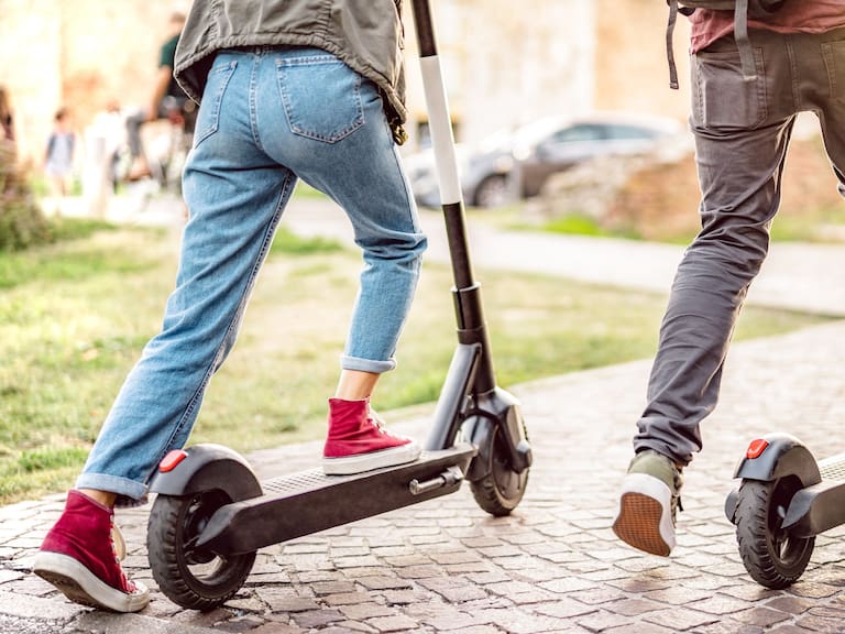 Las bicicletas eléctricas y scooters deben tramitar licencia en CDMX.