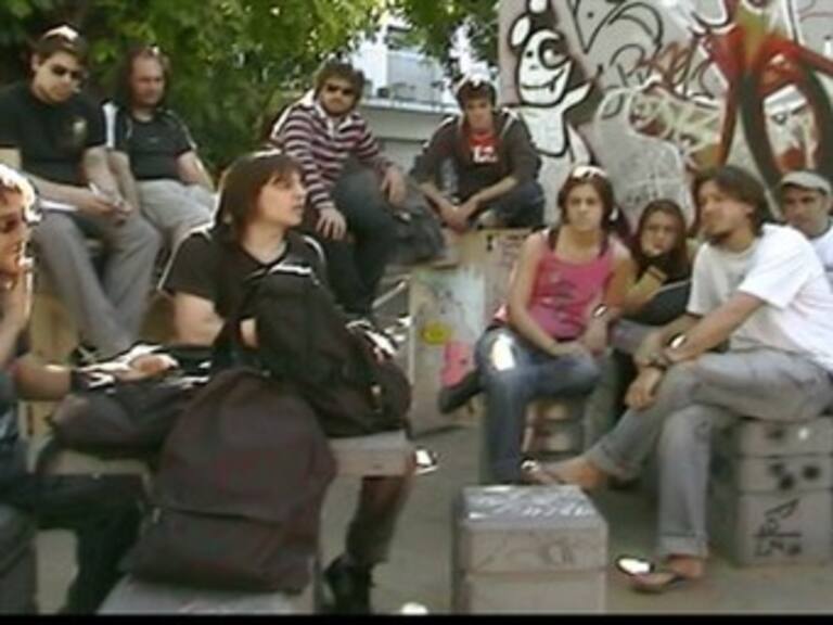 Jóvenes, a favor de palabras procaces en radio