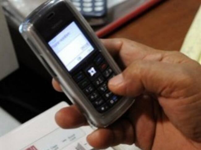 Egipto: operadores de telefonía celular suspenden servicios