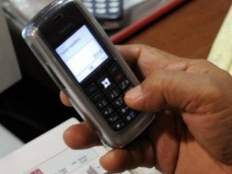 Egipto: operadores de telefonía celular suspenden servicios