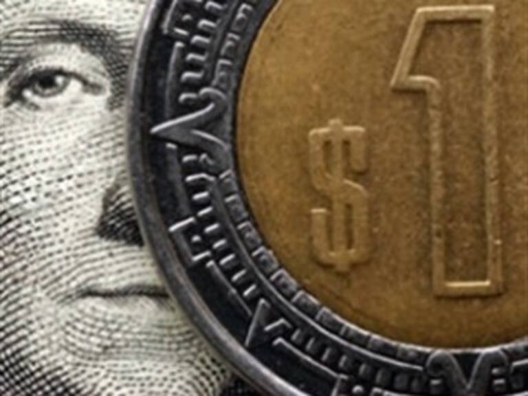 Llega dólar a $12.60, euro sube a $18.02 en DF