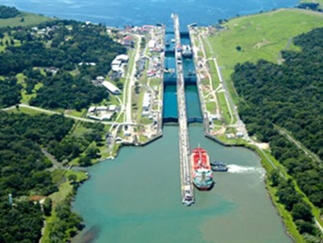 Celebra 100 años Canal de Panamá por operar con mira puesta en futuro