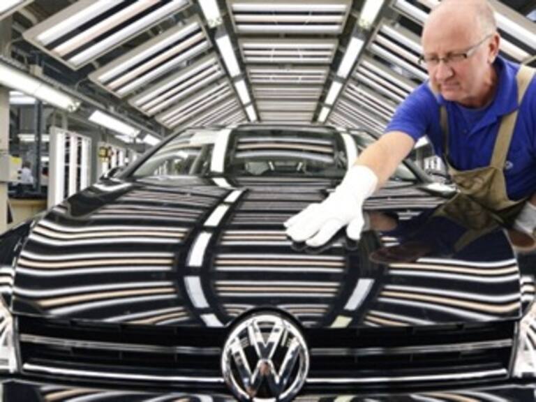 ​Revisará Volkswagen más de 8 millones de autos en Europa