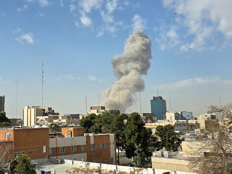 Estados Unidos ataca Irán junto a Israel: escalada militar en Medio Oriente y represalias de Teherán