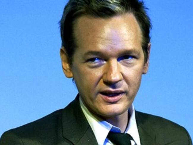 Conceden libertad bajo fianza a Julian Assange