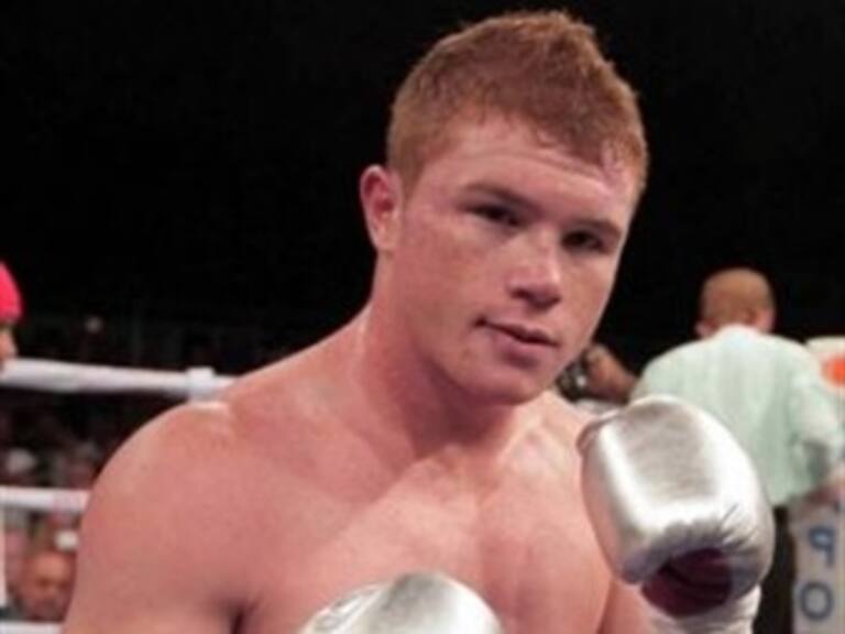 Cierra 'Canelo' preparación con entrenamiento público