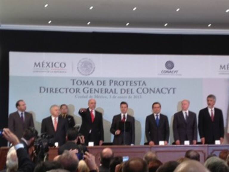 Toma protesta EPN a nuevo director del CONACYT