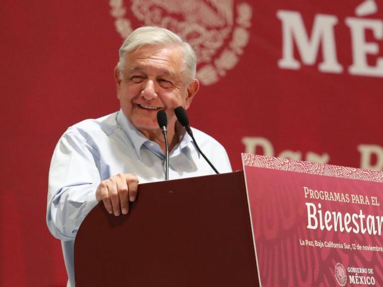Asegura AMLO en BCS, relevo y continuidad de la 4T