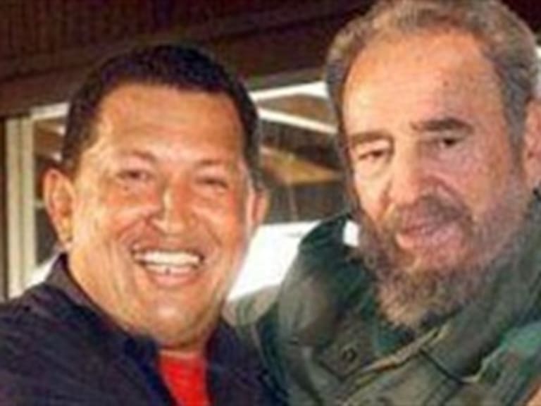Felicita Fidel Castro a Hugo Chávez por victoria en referendo