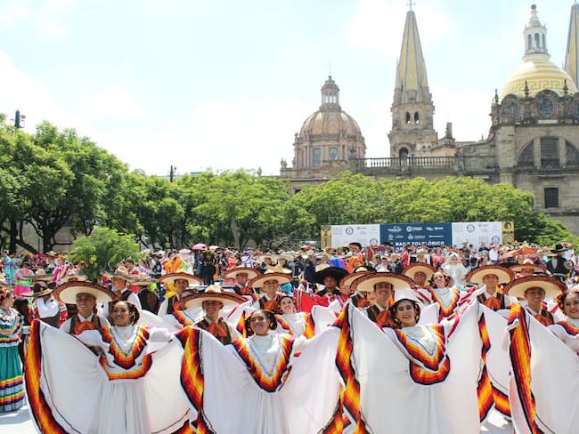 Guadalajara rompe Récord del baile más grande del mundo
