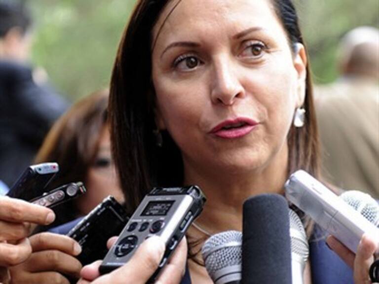 Senadores electos del PRI evitan opinar sobre "jubilación" de Elba Esther
