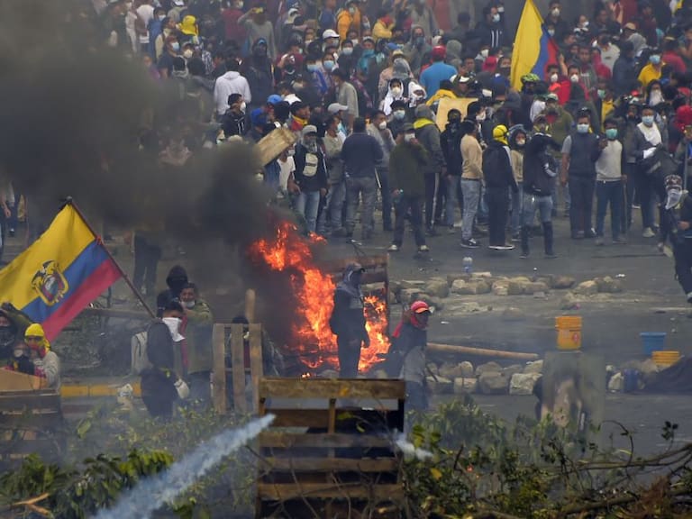 Ecuador decreta nuevo toque de queda y &quot;militarización&quot; por protestas