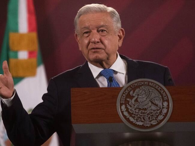 AMLO deja “Posdata” en la Mañanera y compara al INE con la Santa Inquisición