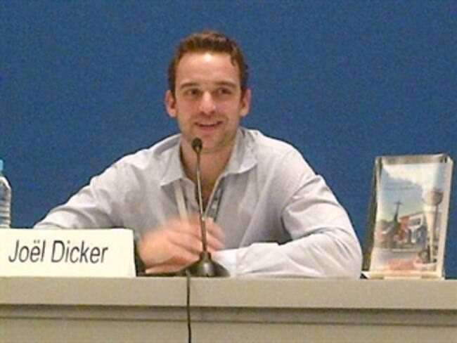 Presenta Joël Dicker, obra ‘La verdad sobre la muerte de Harry Quebert’