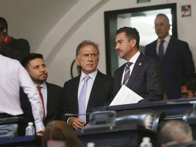 Decide Comisión de Orden del PAN expulsar a Miguel Ángel Yunes Márquez y a su hijo