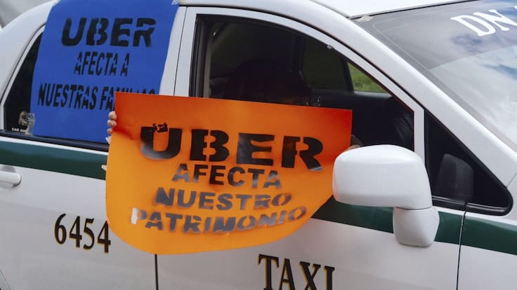 &quot;Exageran&quot;, dice AMLO por conflicto de taxistas con Uber en Cancún