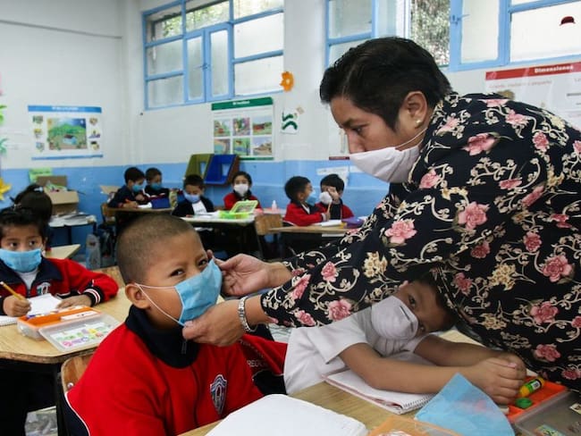 COVID-19 será considerada riesgo de trabajo para maestros en México
