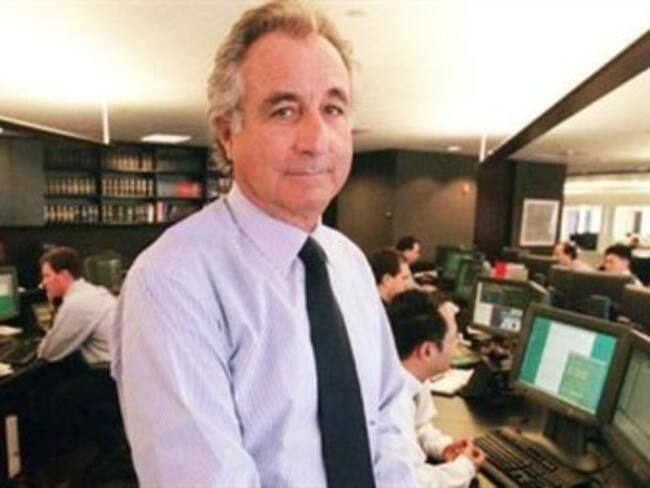 Se entrega contador de Madoff a la justicia de EU