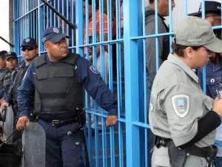Reubican a internos del penal de Atlacholoaya en Morelos