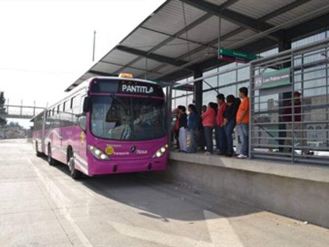 Deja 15 heridos choque de camión del Mexibús contra estación