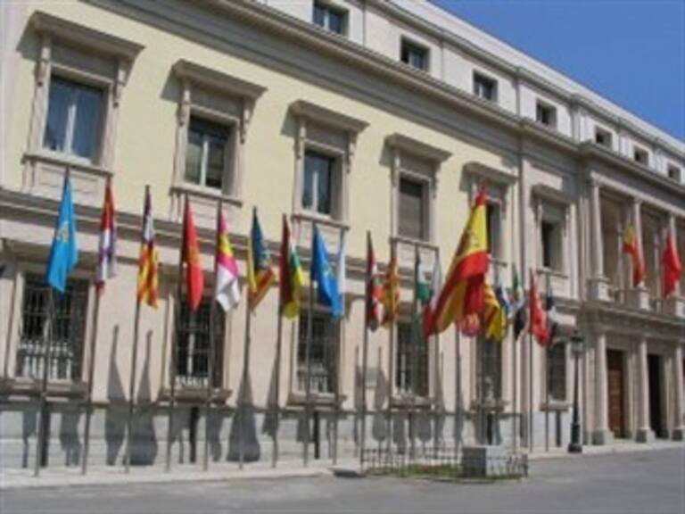 Aprueba Senado italiano medidas de ajuste exigidas por UE