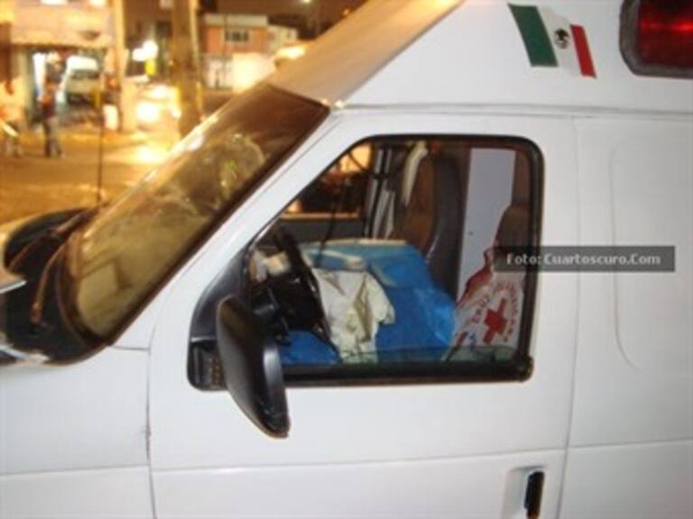 Balean a dos personas que viajaban en taxi en Ecatepec