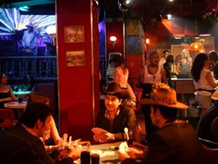 Cancelarán licencias a bares que toquen narcorridos en Sinaloa