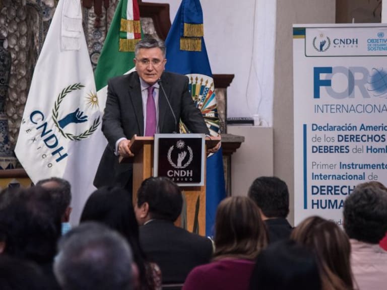 CNDH pide a presidenciales hablar de migración en el debate