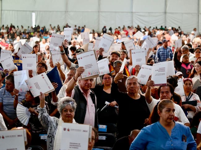 Brugada pide pagar a tiempo créditos de vivienda en la CDMX