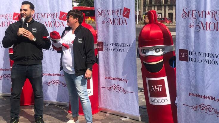 Imponen récord de repartición de condones en México