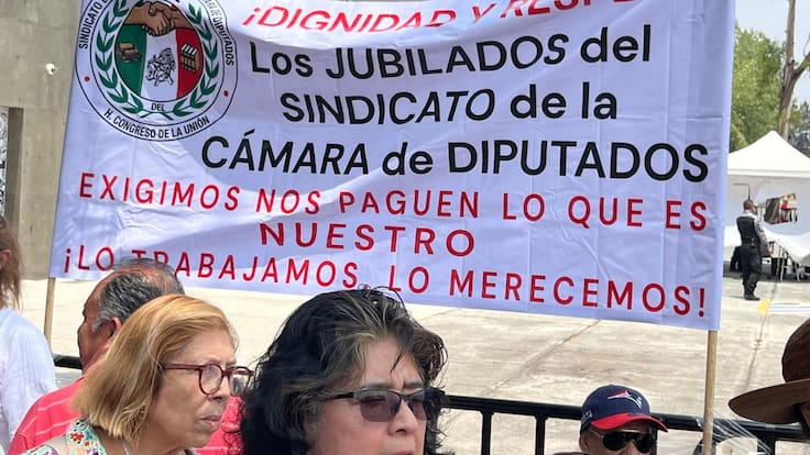 Jubilados de San Lázaro exigen restitución de prestaciones retiradas en 2025