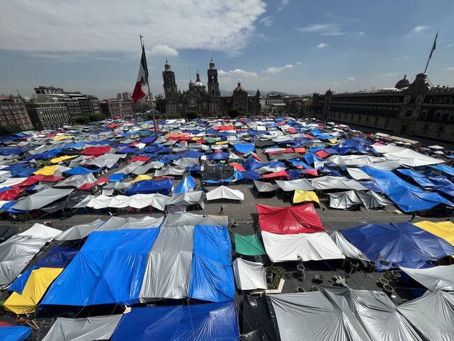Sección 22 de la CNTE acuerda levantar paro de labores y plantón del Zócalo