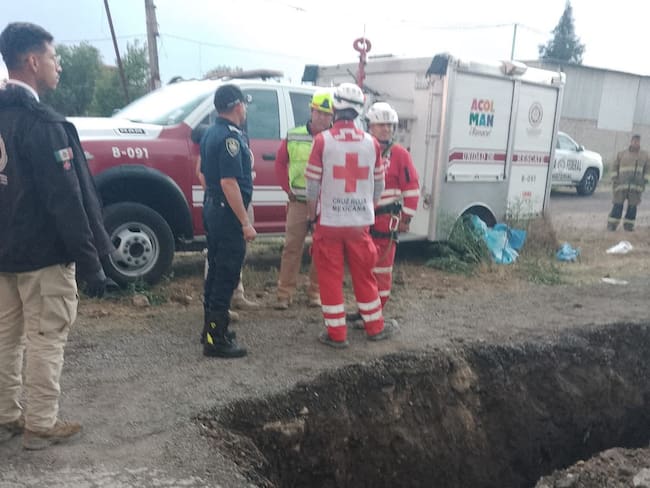 Mueren cuatro personas al derrumbarse túnel huachicolero en Acolman, Estado de México