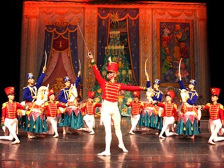 Estrenan el clásico de la época navideña: El Cascanueces