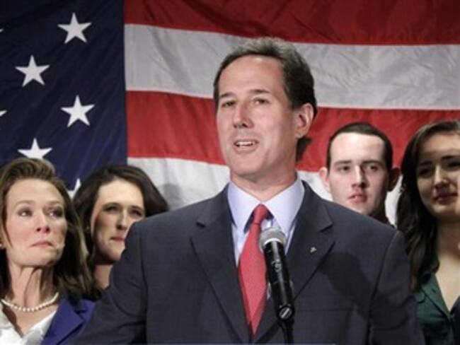 Anuncia Santorum su retiro de la campaña electoral