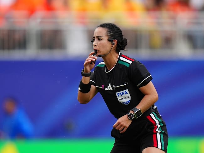 Katia Itzel se convierte en la primer árbitra mexicana en dirigir un partido de Mundial