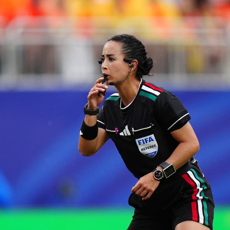 Katia Itzel se convierte en la primer árbitra mexicana en dirigir un partido de Mundial