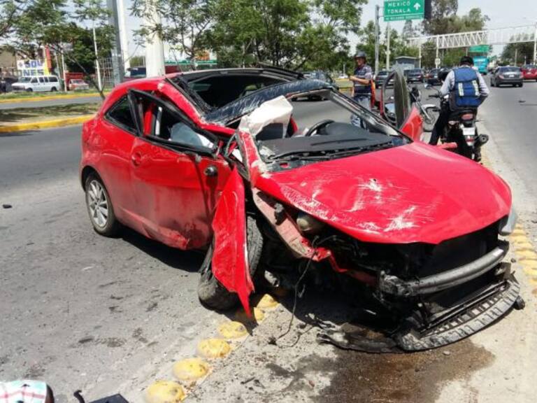 Volcadura de un automotor en Guadalajara deja una persona fallecida