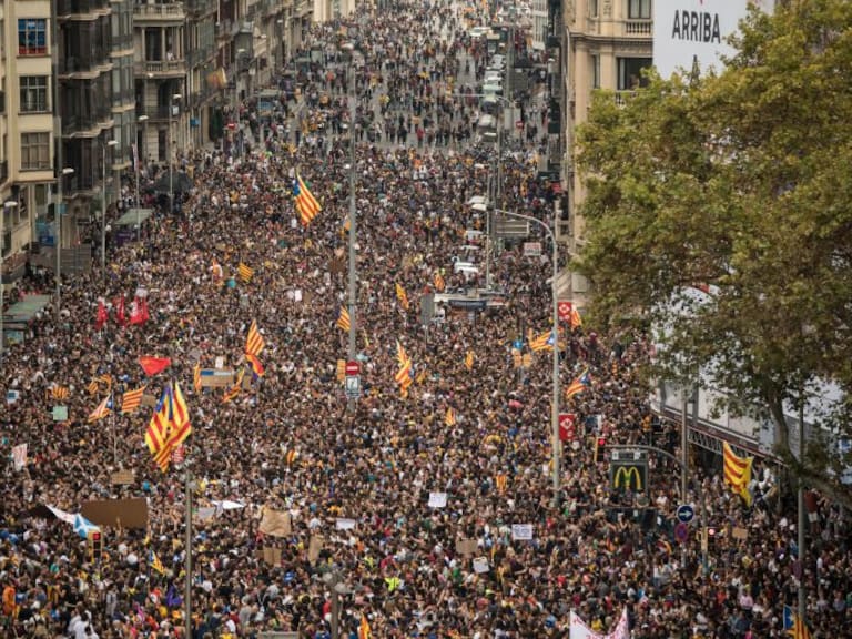 Miles de personas se echan a la calle en la jornada de movilizaciones en Cataluña