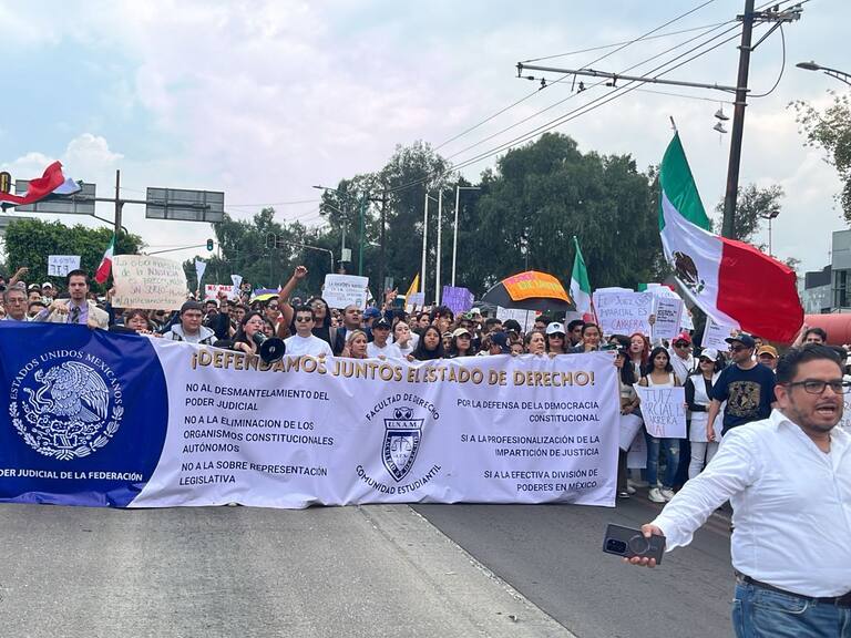 Marcha Facultad de Derecho en apoyo al Poder Judicial
